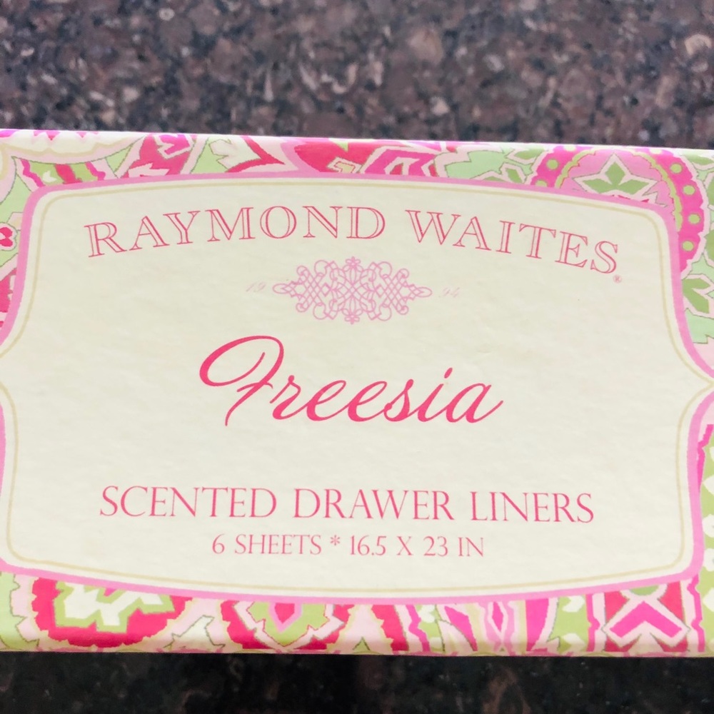 Raymond Waites Freesia  6 Scented Drawer Liners